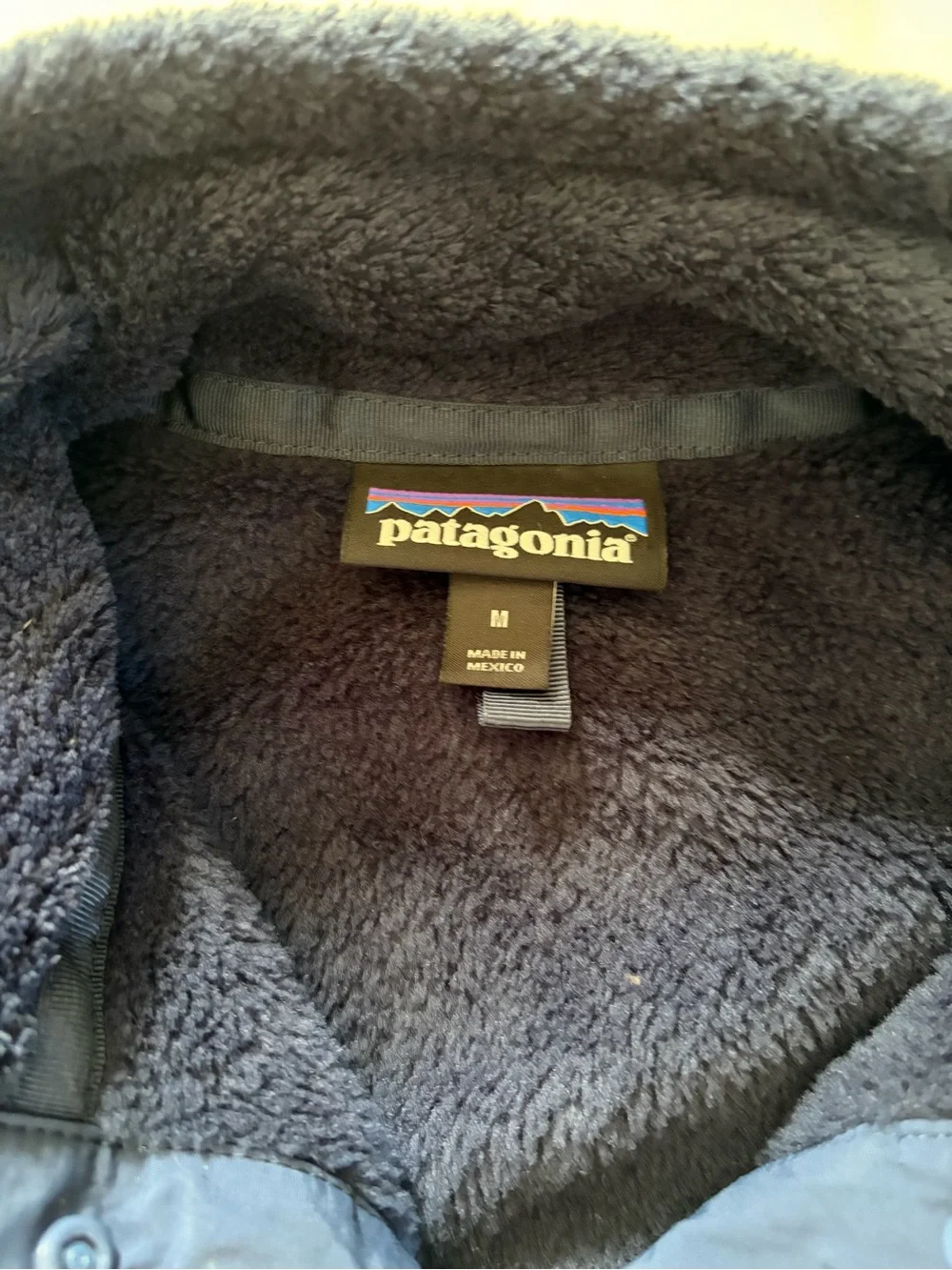 Patagonia Women’s Re-Tool Snap-T Navy Pullover - Picture 2 of 4